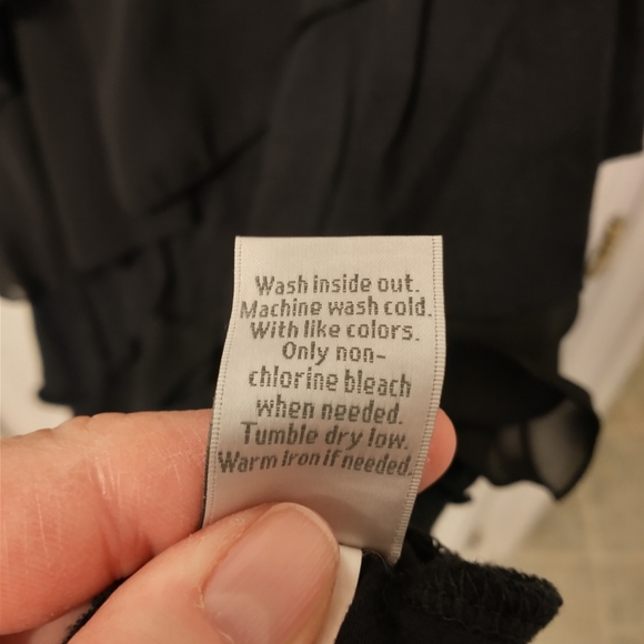 Plus size, diagonal cascading ruffle tank top - Picture 5 of 7